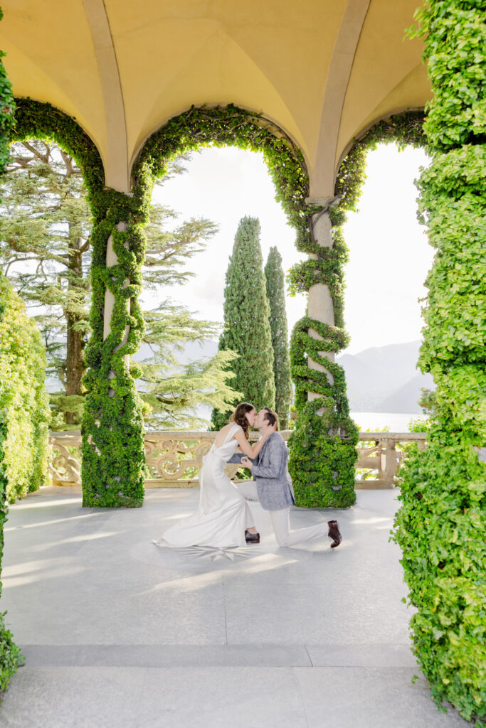 Romantic garden proposal in Italy