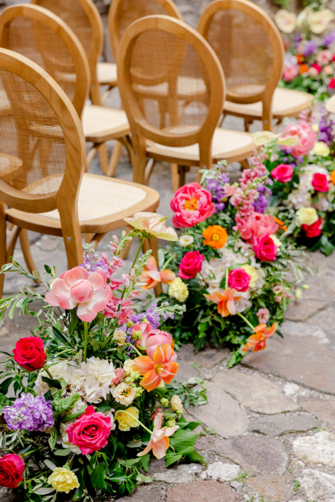 Blumendeko bei freier Trauung